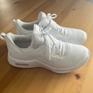White Nike Air Max Bella TR 5